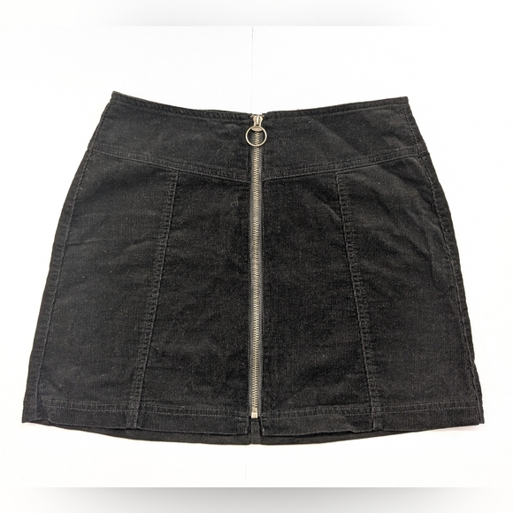 Forever 21 Dresses & Skirts - Forever 21 Black Mini Corduroy Skirt